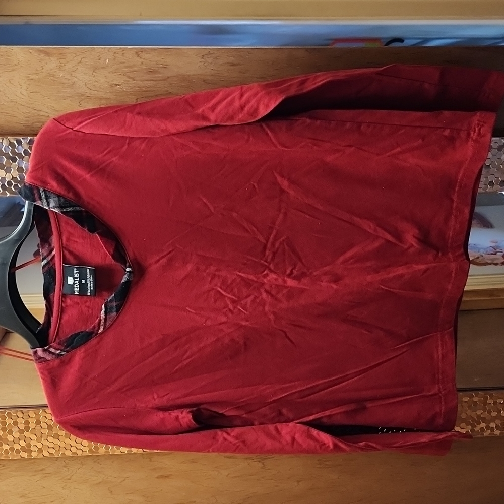 Two long sleeve red and black v-neck plaid detail top Medalist size medium